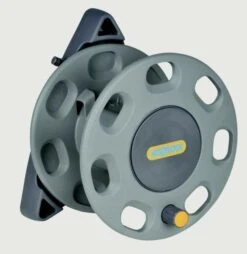 Hozelock 2420R0000 Compact Wall Mounted Reel