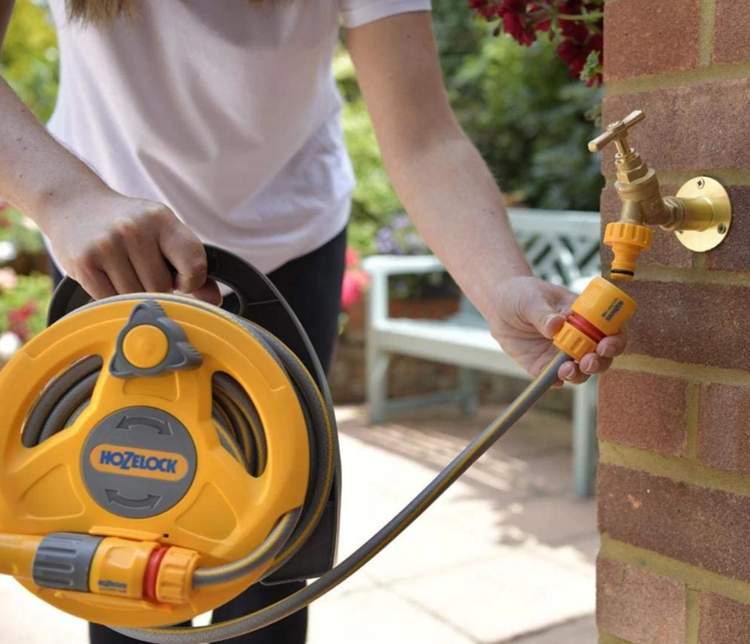 Hozelock 2427 Small Hose And Reel, Ideal For Patios And Balconies - Image 4
