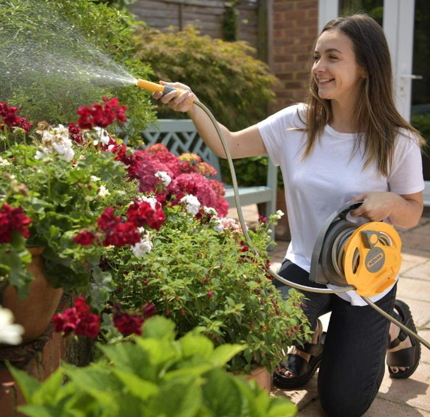 Hozelock 2427 Small Hose And Reel, Ideal For Patios And Balconies - Image 5